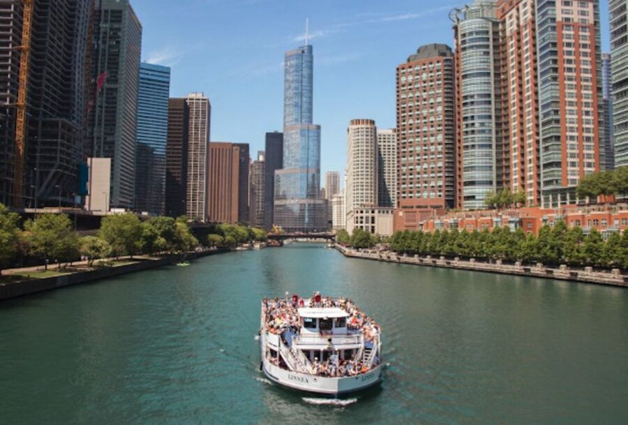 Chicago: 1.5-Hour Lake and River Architecture Cruise - Why seeing Chicago from the water matters