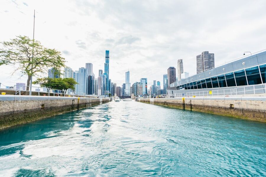 Chicago: 1.5-Hour Lake and River Architecture Cruise - Aon Center, NBC Tower, and Aqua
