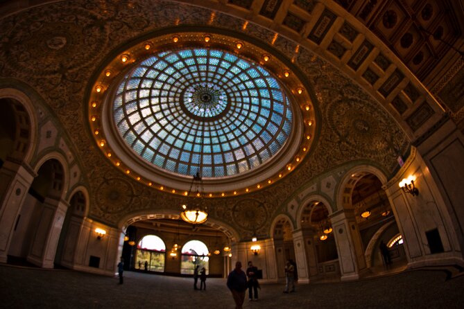 Chicago Architecture and True Crime Tour - Chase Tower and the Final Illusion
