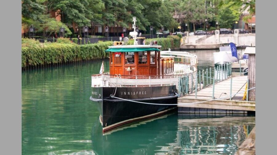 Chicago: Architecture Boat Tour with Drinks - The first 30 minutes: Chicago’s downtown wall of architecture