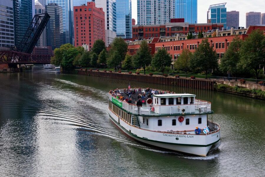 Chicago: Architecture Center Cruise on Chicago's First Lady - Art Deco, neoclassical, and modern Chicago