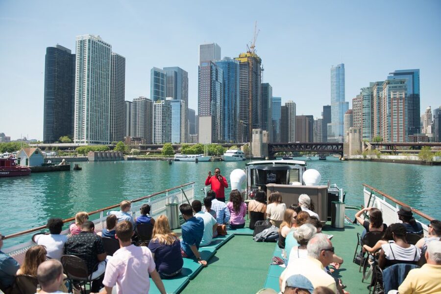 Chicago: Architecture Center Cruise on Chicago's First Lady - Thirteen bascule bridges and the working river