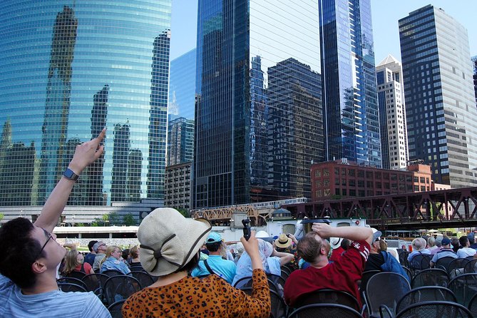 Chicago Architecture Center River Cruise aboard First Lady - The boat, seating, and weather reality