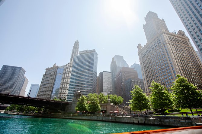 Chicago Architecture River Cruise - Cold weather changes the experience