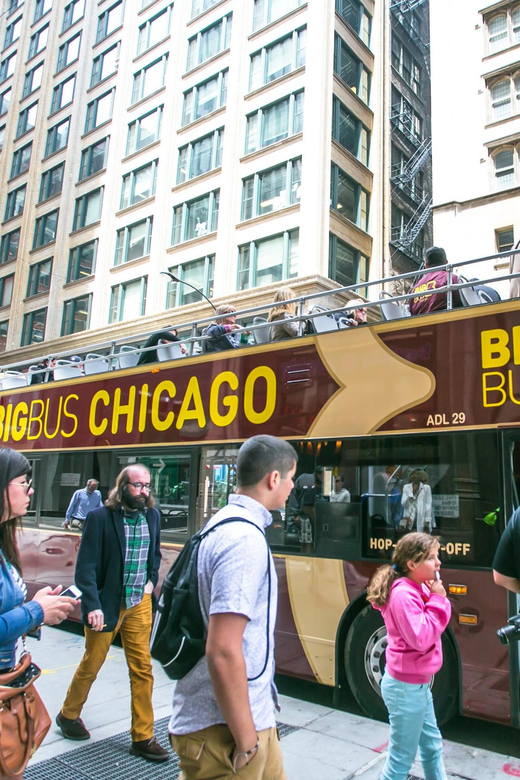 Chicago: Architecture River Tour and Hop-on Hop-off Bus Tour - The practical problem: finding the right stop