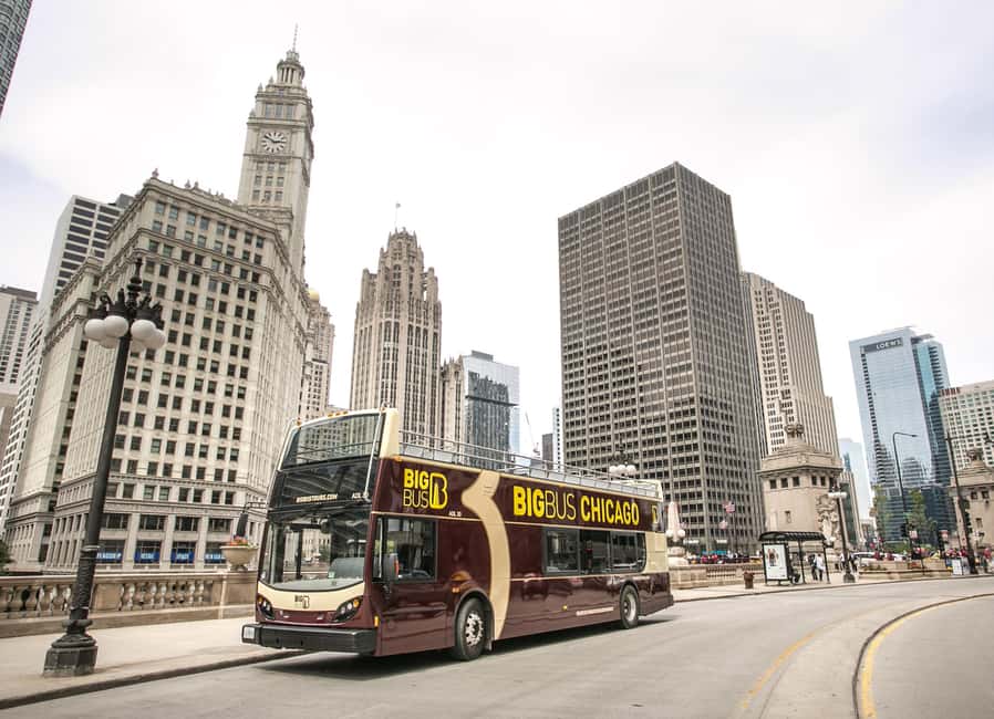 Chicago: Architecture River Tour and Hop-on Hop-off Bus Tour - The 75-minute Shoreline architecture cruise