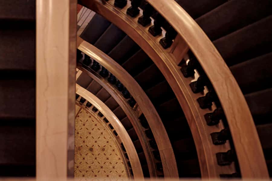 Chicago: Architecture & True Crime History - The opening idea: beauty beside bad behavior
