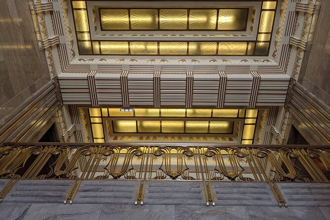 Chicago Architecture Walking Tour: Incredible Art Deco Interiors - Starting at 425 South Financial Place