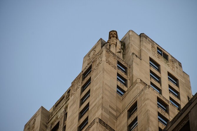 Chicago City Tour: Elevated Architecture Tour with Train Ticket Included - From Trump Tower to the Marshall Field Building