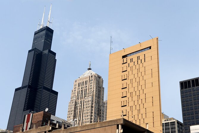 Chicago City Tour: Elevated Architecture Tour with Train Ticket Included - Washington and Wabash: a fitting first station