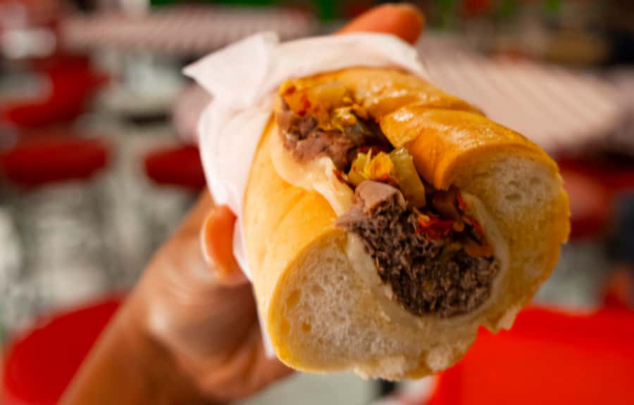 Chicago: Food, History and Architecture Tour - What the guides add to the experience