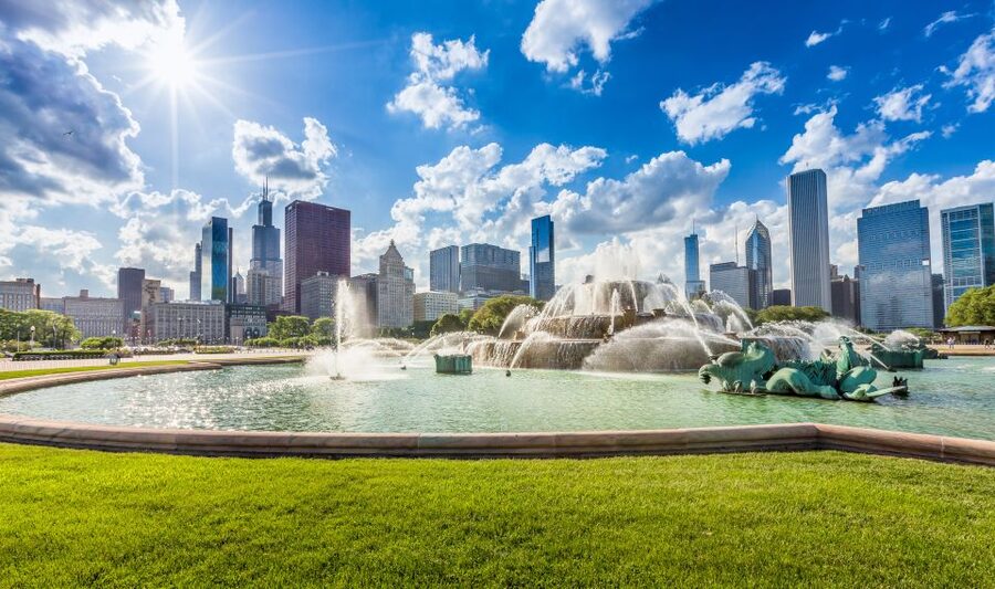 Chicago: Guided Tour with Architecture River Cruise - Buckingham Fountain adds a grand final stop
