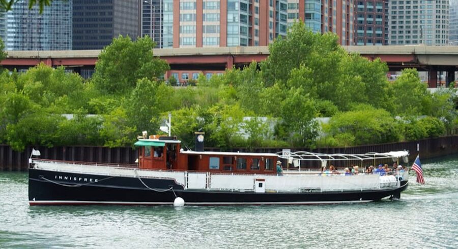 Chicago: Historic Architecture Chicago River Small Boat Tour - Who will enjoy this cruise most?
