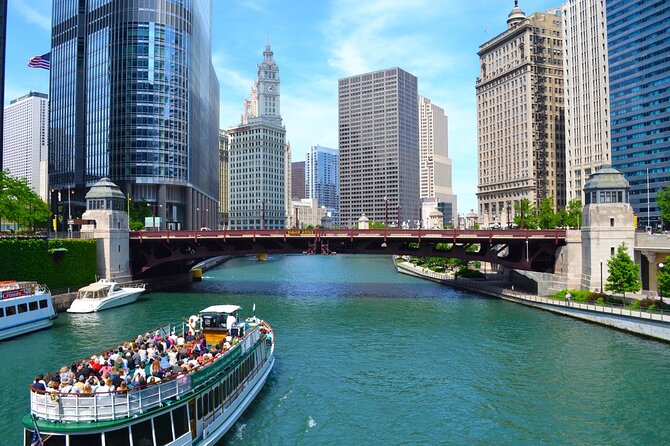 Chicago History and Architecture Walking Tour with Boat Cruise - How hard is the walk?
