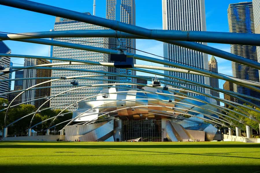 Chicago: Prohibition-Era Culture & Architectural Treasures - What the small group changes