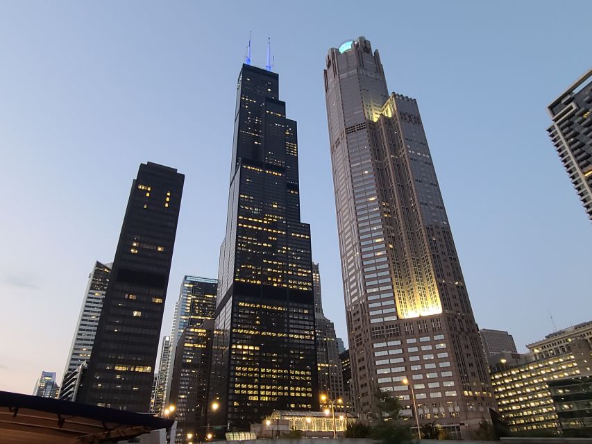 Chicago River: 1.5-Hour Guided Architecture Cruise - The North Branch and the Return Toward Lake Michigan