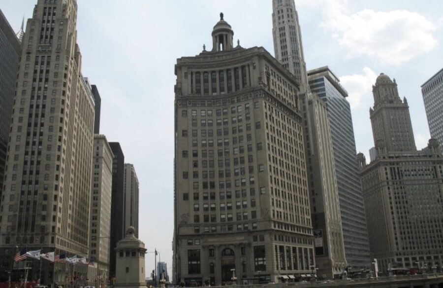 Chicago River: 1.5-Hour Guided Architecture Riverboat Tour - Why the Chicago River is the right classroom