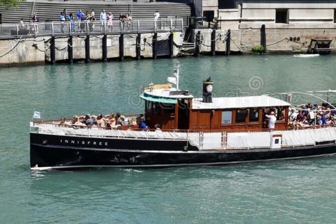 Chicago River Architecture Tour Aboard a Historic Yacht - The Magnificent Mile and Michigan Avenue Bridge