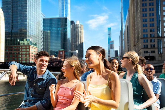 Chicago Seadog River & Lake Architectural Tour - What the guide adds to the experience