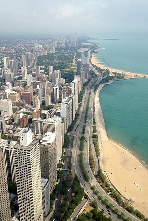 Chicago Seadog River & Lake Architectural Tour - Starting at Navy Pier and finding the boat