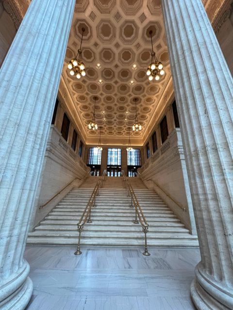 Chicago: Secret Interiors Architecture Walking Tour - Chicago Loop: a walking lesson in changing styles