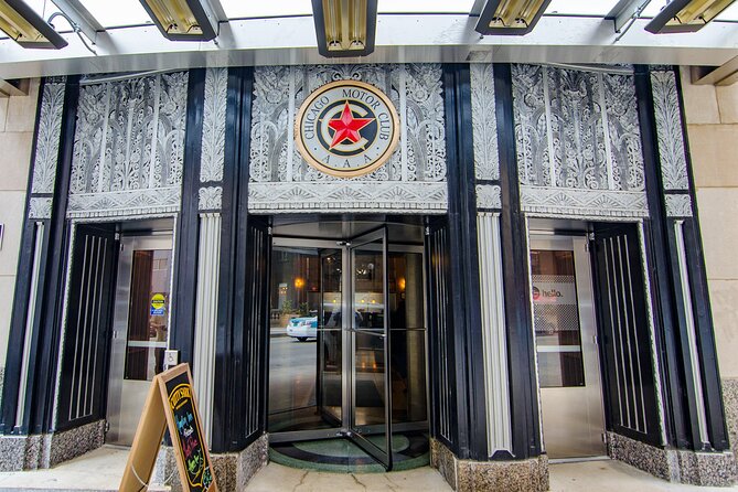 Chicago Walking Tour: Art Deco Skyscrapers Riverfront - Crumbl Cream and the value of an exterior stop
