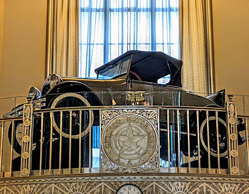 Chicago Walking Tour: See Inside Art Deco Masterpieces - Stories from flappers to the Crash of 1929