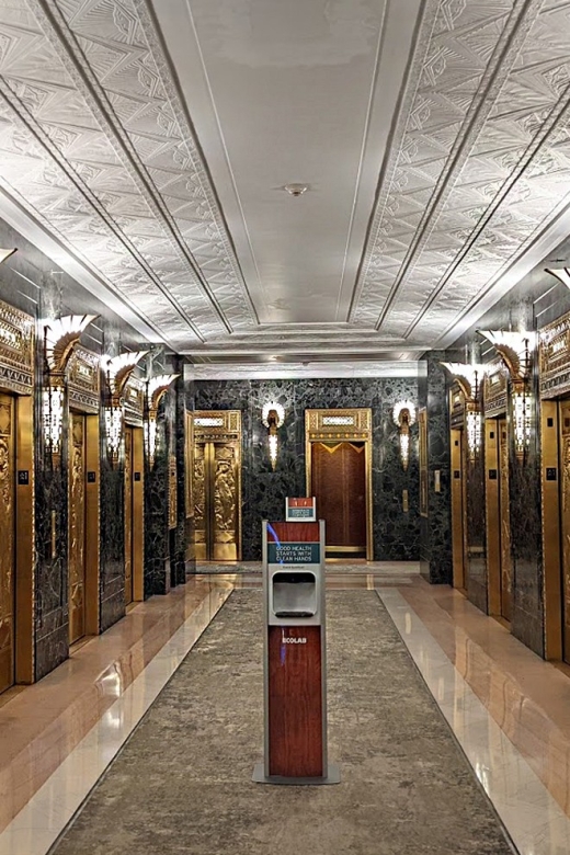Chicago Walking Tour: See Inside Art Deco Masterpieces - What the guide adds to the buildings