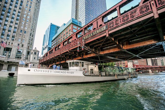 City Cruises Chicago: River Architectural Lunch Cruise - Why the Chicago River is the right place for an architecture tour