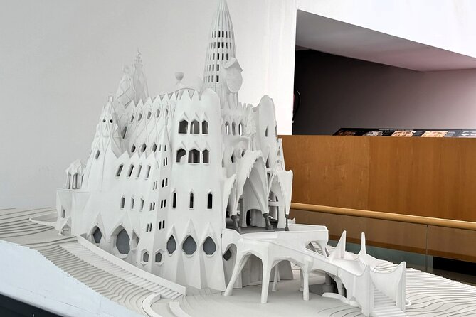 Colonia Guell & Gaudi's Crypt Admission Ticket with Audioguide - Who will enjoy this self-guided visit?
