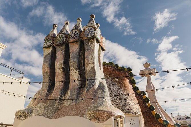 Complete Gaudi Tour: Casa Batllo, Park Guell & Sagrada Familia - The break in Eixample before the basilica
