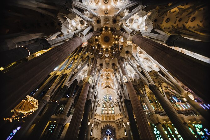 Complete Gaudi Tour: Casa Batllo, Park Guell & Sagrada Familia - Sagrada Família: the strongest finish