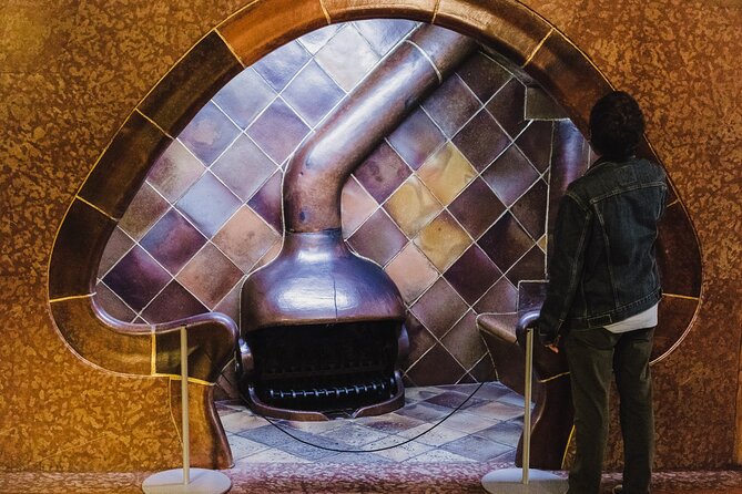 Complete Gaudi Tour: Casa Batllo, Park Guell & Sagrada Familia - A guide makes the difference