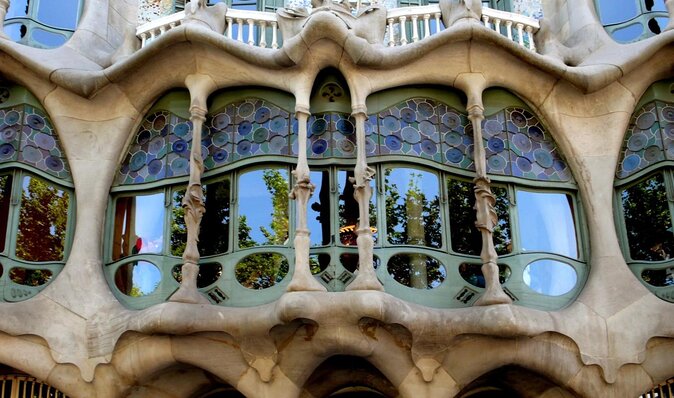 Complete Gaudi Tour: Casa Batllo, Park Guell & Sagrada Familia - Casa Vicens in the afternoon option