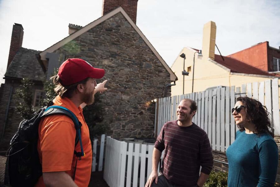 DC: Georgetown History & Architecture Tour with Local Guide - Guide quality and group experience