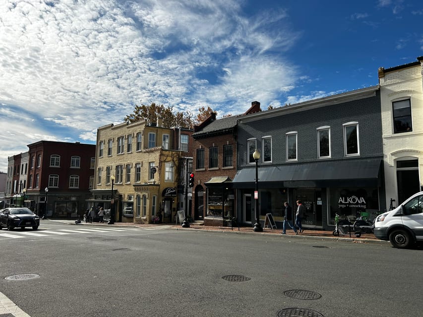 DC: Georgetown History & Architecture Tour with Local Guide - Kennedy connections and local gossip