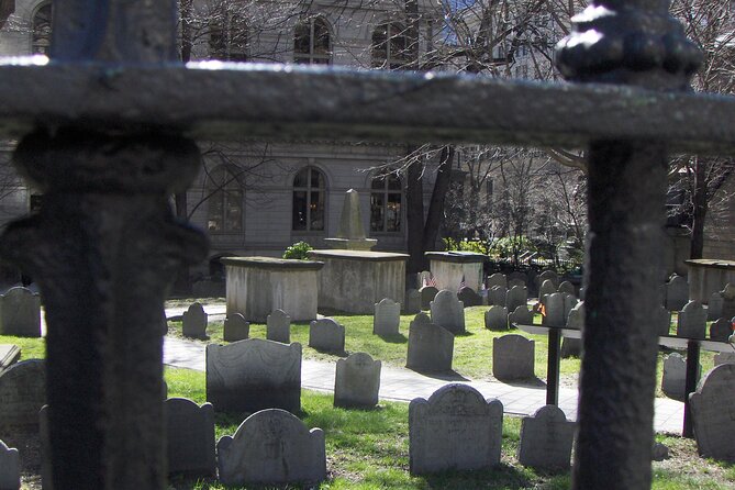 Downtown Freedom Trail Walking Tour - History & Architecture - Old South Meeting House and the road to protest