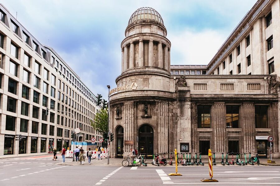 Düsseldorf: Guided City Architecture Walking Tour - The Old Town, with facades that hide complicated stories