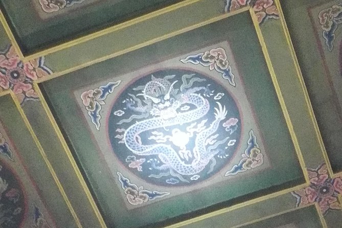 Explore Ancient Chinese Architecture & Meet its People - Trying the Dougong assembly
