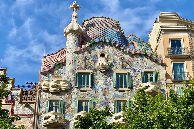 Gaudí and Barcelona Legends - Private Tour - Passeig de Gràcia, Barcelona’s grand architectural stage