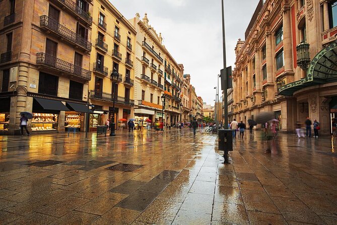 Gaudí and Barcelona Legends Walking Tour - Key points to know before you book