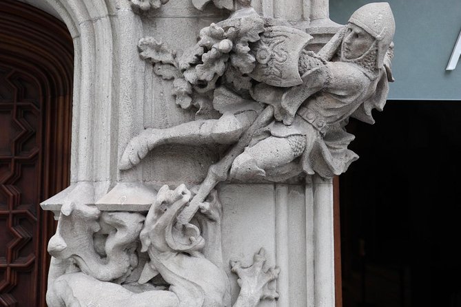 Gaudí and Barcelona Legends Walking Tour - Casa Amatller and the Modernist rivalry