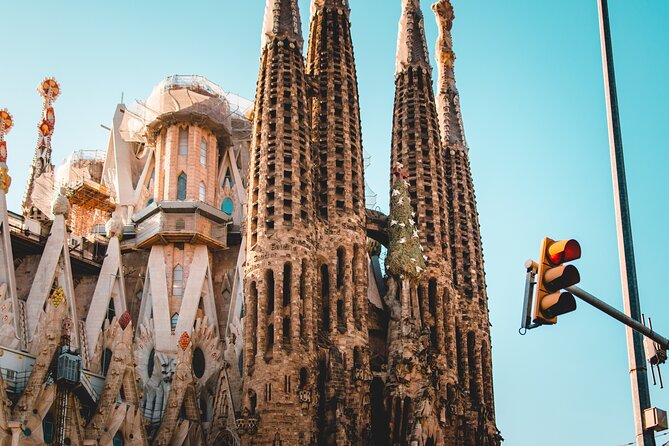Gaudi and La Sagrada Familia Exterior Self-Guided Audio Tour - What this $5 Sagrada Familia experience really is