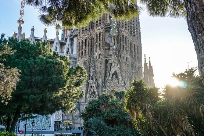 Gaudi and La Sagrada Familia Exterior Self-Guided Audio Tour - English and Spanish audio choices