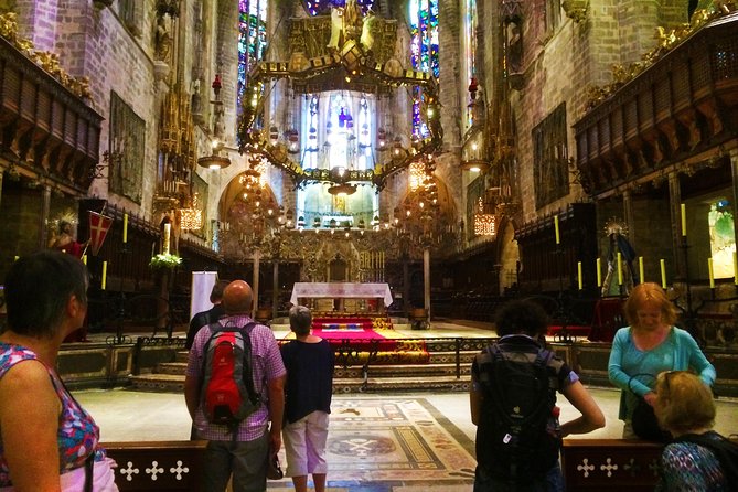 Gaudí and Modernist Art: Guided Tour in Palma de Mallorca - A private tour changes the pace