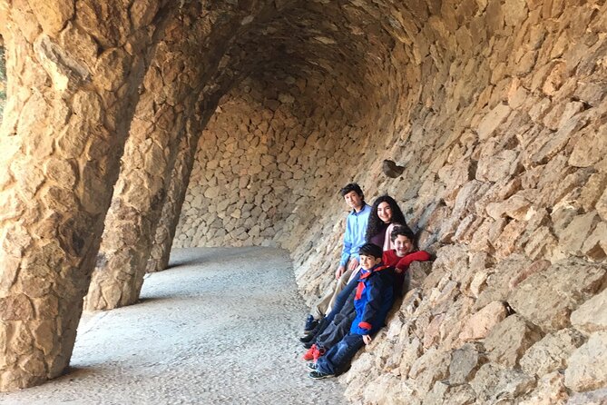 Gaudí and Sagrada Familia Private Tour in Barcelona - The Block of Discord in Ten Focused Minutes