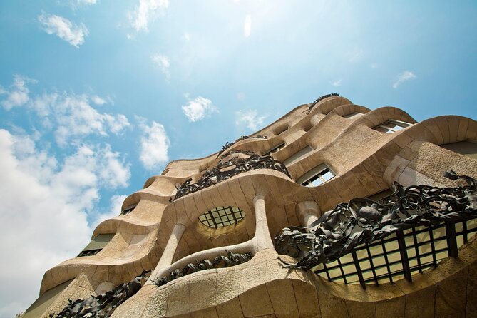Gaudí and Sagrada Familia Private Tour in Barcelona - Casa Batlló and the Dragon Facade