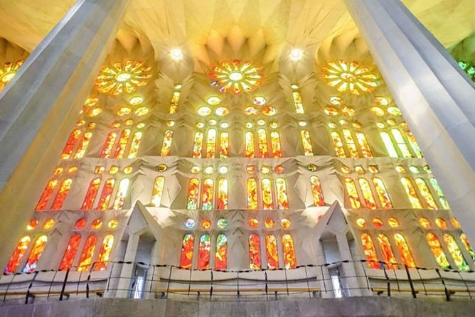 Gaudí Essential : Sagrada Familia Guided Tour - Key points to know before booking