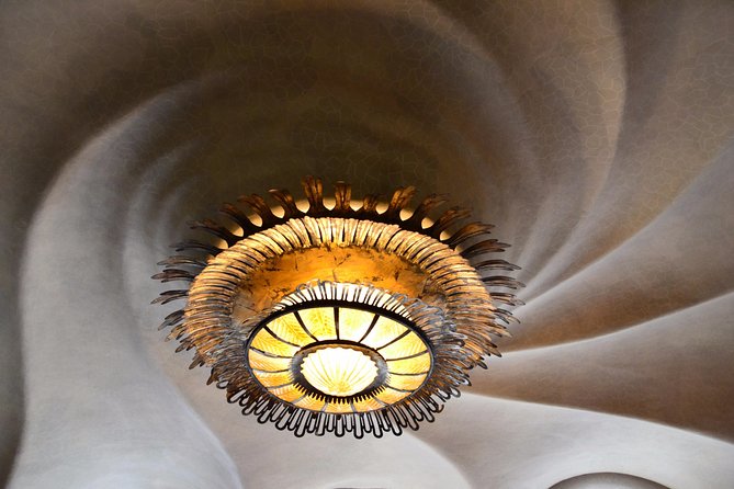 Gaudi's Casa Batlló and La Pedrera with Chocolate Tasting - Who will enjoy this Gaudí morning most?