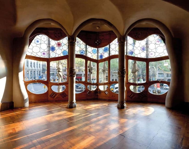 Gaudi's legacy.Exclusive tour to Park Güell & Casa Batlló - Reading Gaudí through a local guide